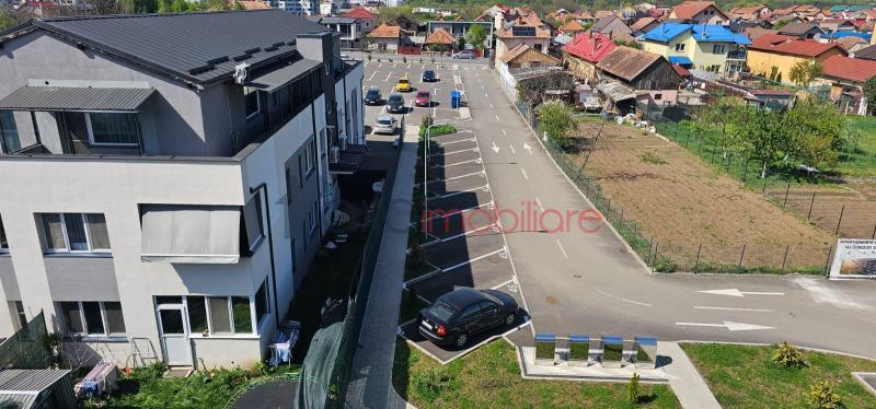 Apartament 3 camere de vanzare in Floresti